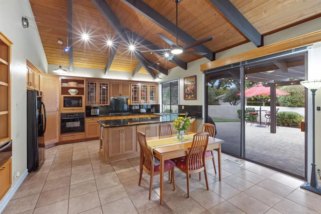 https://cdn.realtyfeed.com/cdn/127/306381580/5bef95520acb0d0a2f0eb5b0fde78a2e.webp