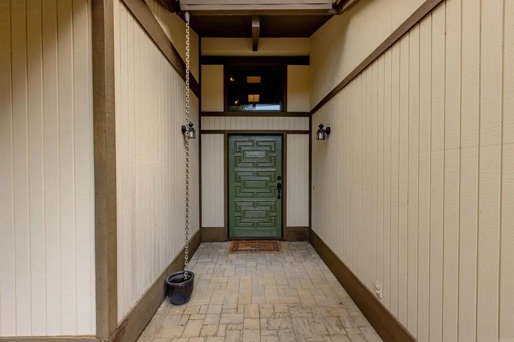 https://cdn.realtyfeed.com/cdn/127/306381580/ab957126eebfddec468b9f68bd015ceb.webp