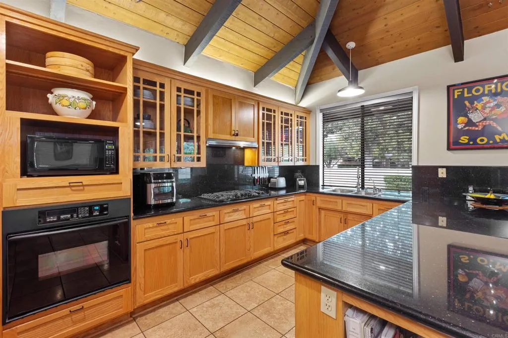 https://cdn.realtyfeed.com/cdn/127/306381580/b5f2691a72bbb4d0e69dc316abf51e3c.webp