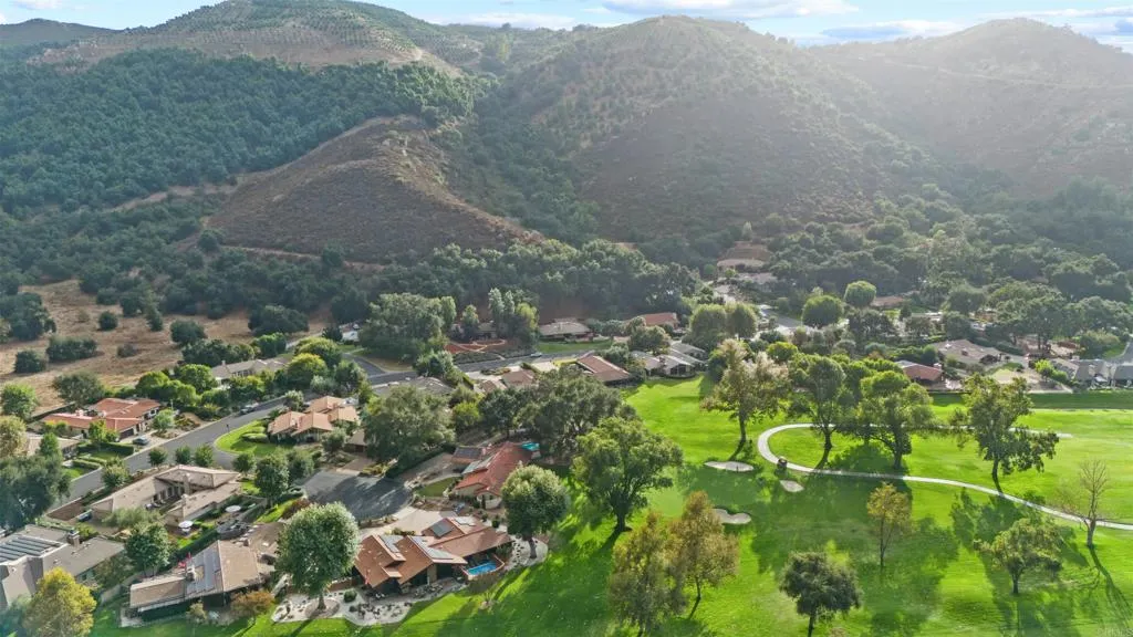 https://cdn.realtyfeed.com/cdn/127/306381580/b81aa3ac8bac2ae1736987a99752d1bb.webp