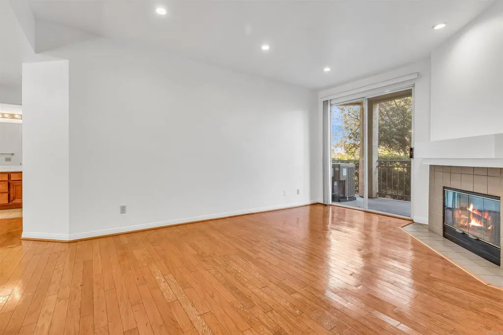 https://cdn.realtyfeed.com/cdn/127/306381716/1466e1befde1af0e0018049be392243a.webp