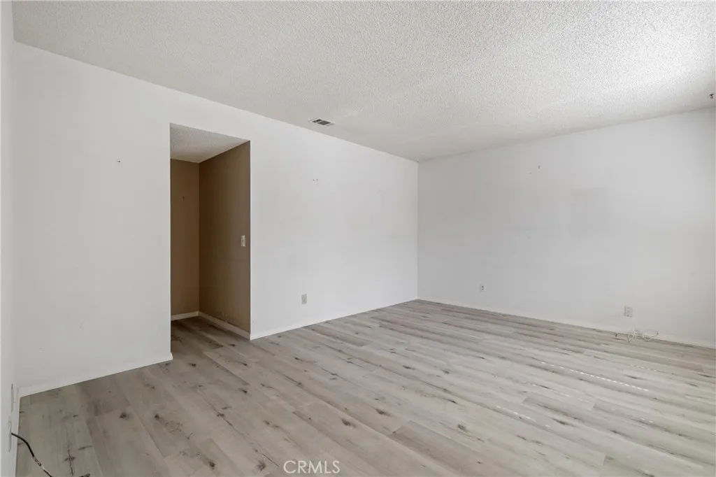 Photo #4: SW25050086 Listing 