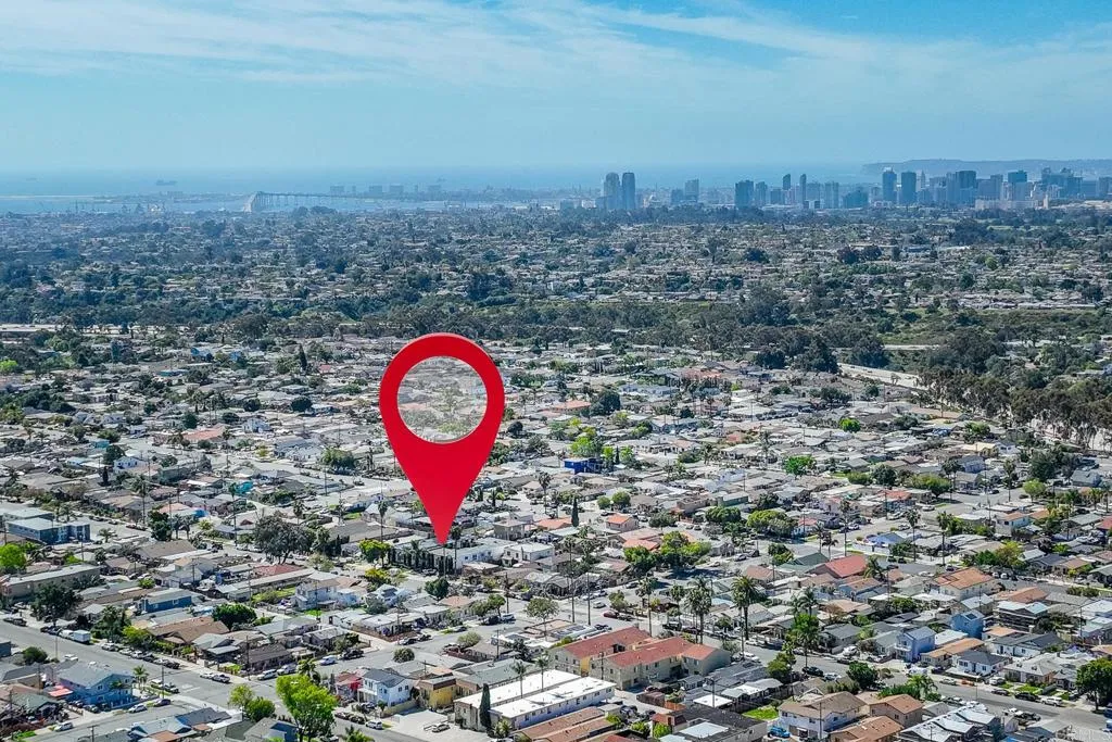 https://cdn.realtyfeed.com/cdn/127/306382035/563f3e3e935886fb16cc714c23c692c3.webp