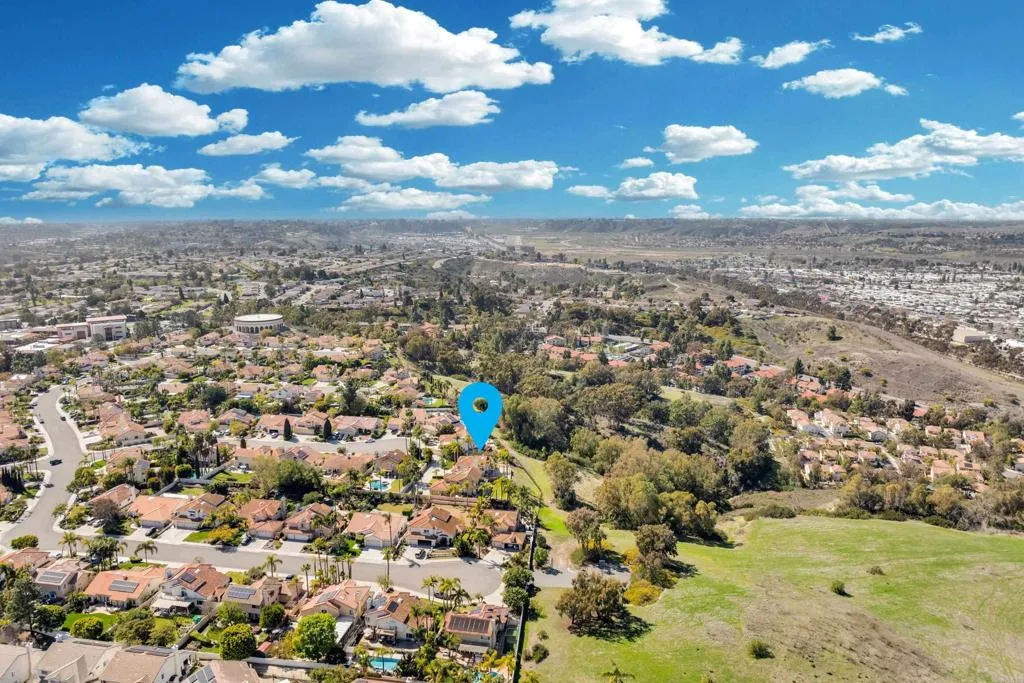 https://cdn.realtyfeed.com/cdn/127/306382523/f14c9f56cf28907396c21d524bb98434.webp