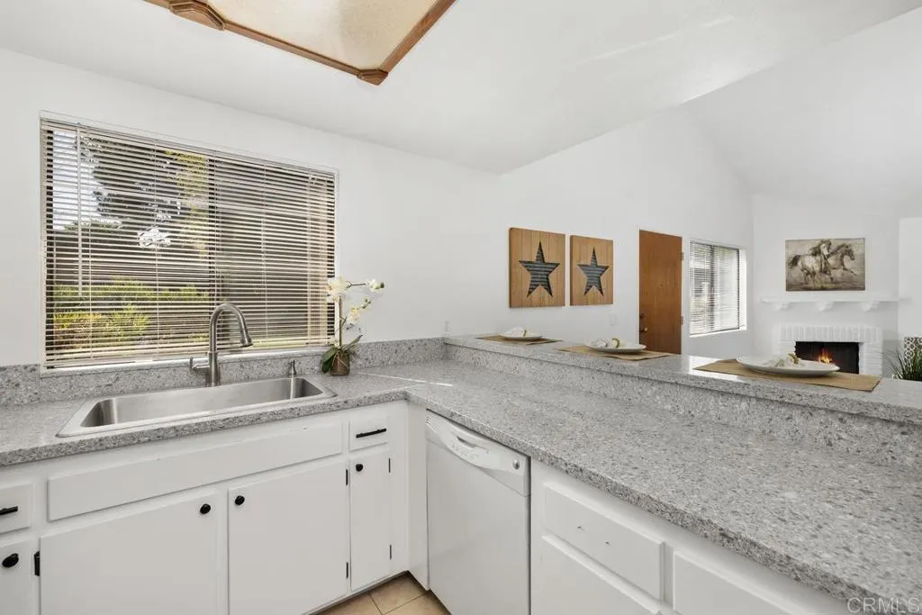https://cdn.realtyfeed.com/cdn/127/306382598/a2b47b23a1e9e123b846c0f5e6bdf5bd.webp