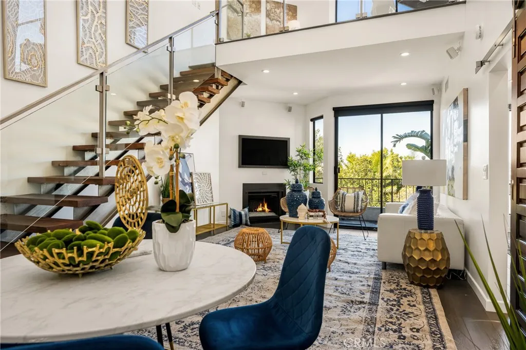 660 N Sweetzer Avenue Unit 302, Los Angeles, Ca 90048