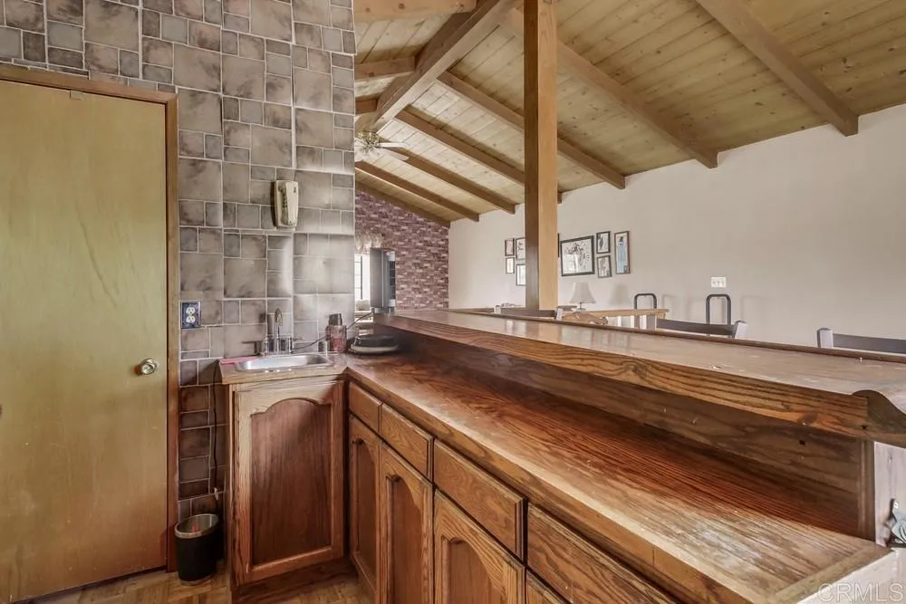 https://cdn.realtyfeed.com/cdn/127/306382955/250c60518b243131028774f2d4bdd47b.webp