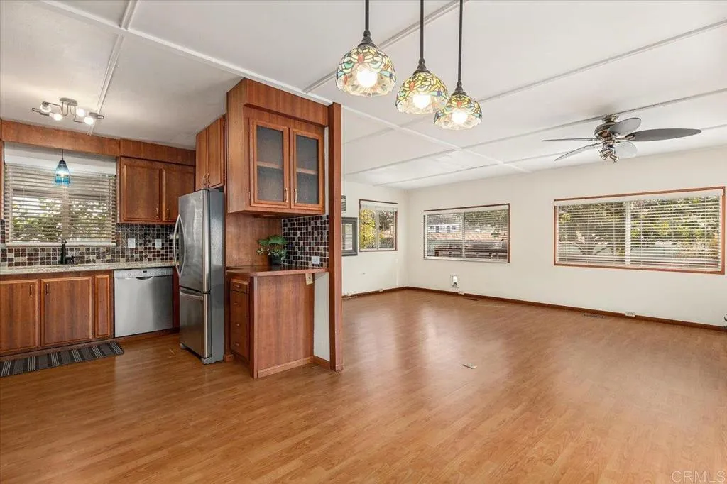 https://cdn.realtyfeed.com/cdn/127/306383071/3e28a5f2165d2f660a53db926fe36de9.webp