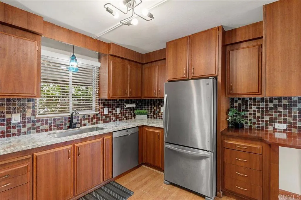 https://cdn.realtyfeed.com/cdn/127/306383071/64cf58225da5e10c64da0b2d2c4ec3b7.webp