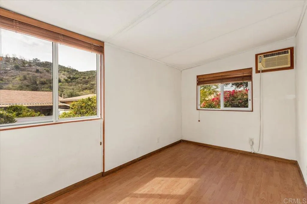 https://cdn.realtyfeed.com/cdn/127/306383071/65f48ac9fde4134b20df15c746e64569.webp