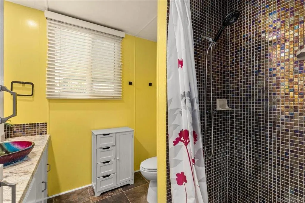 https://cdn.realtyfeed.com/cdn/127/306383071/71dbb1d781af75ea110319f4c7def294.webp