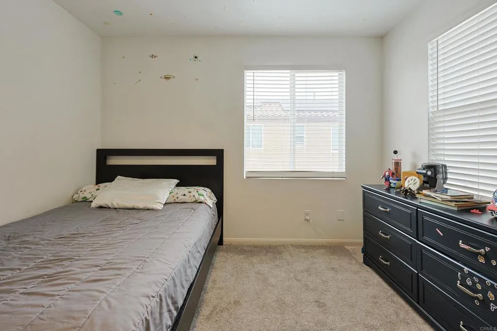 https://cdn.realtyfeed.com/cdn/127/306383090/086983a56c64ffa03b45037ec4bce252.webp