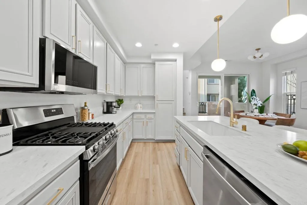 https://cdn.realtyfeed.com/cdn/127/306383226/0b0ff314d4c4a1598803b0f65fae511c.webp