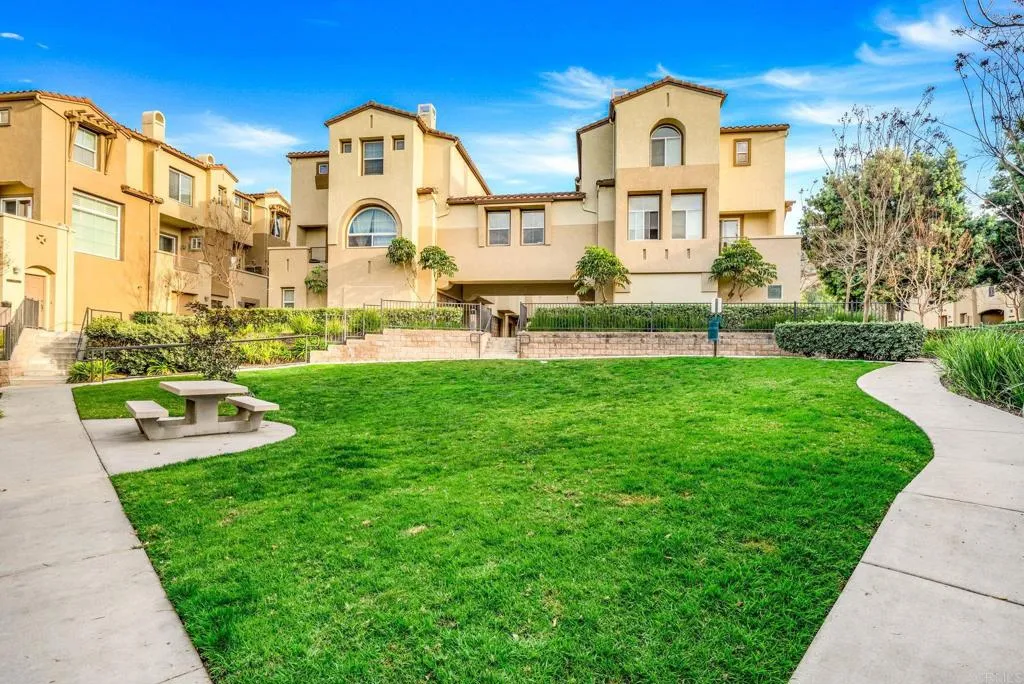 https://cdn.realtyfeed.com/cdn/127/306383226/2a3399c10cc99ca5cc7bf0a0efa6c802.webp