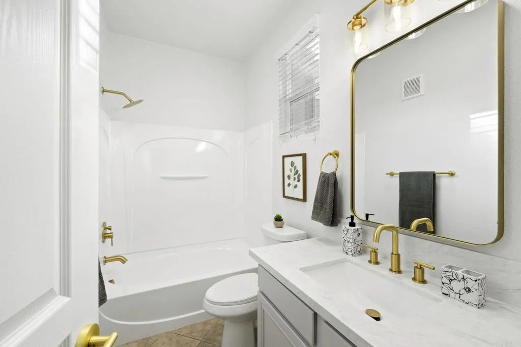 https://cdn.realtyfeed.com/cdn/127/306383226/2db164c0a9586bb56859c8bcfc729217.webp