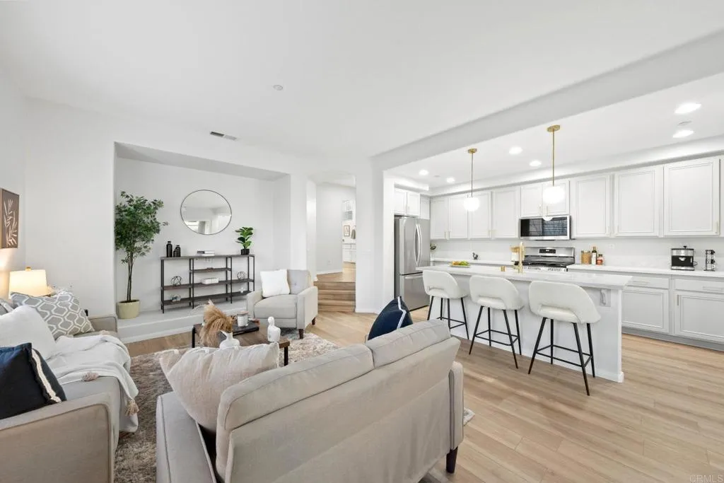 https://cdn.realtyfeed.com/cdn/127/306383226/43533b6da4ef83e2cdff5f1bf54efac8.webp