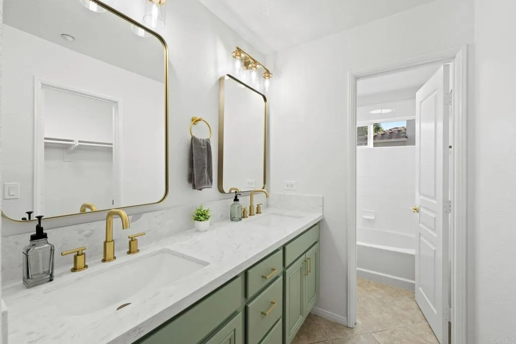 https://cdn.realtyfeed.com/cdn/127/306383226/4c3489f511f22cd140d01cb0d5f3f05c.webp