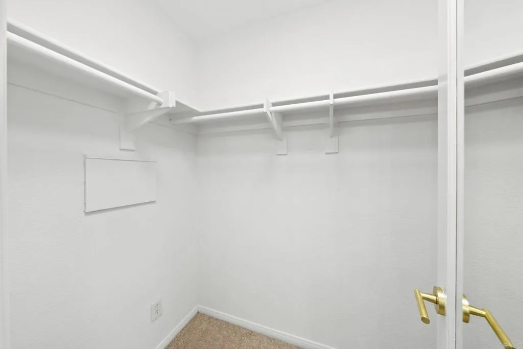 https://cdn.realtyfeed.com/cdn/127/306383226/552ae7cb75b101a805041b0c193f7d36.webp