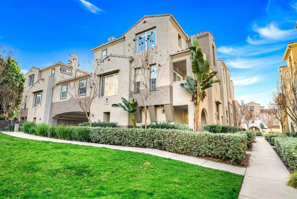https://cdn.realtyfeed.com/cdn/127/306383226/5bf279fe37c304692eb915bf7efba970.webp