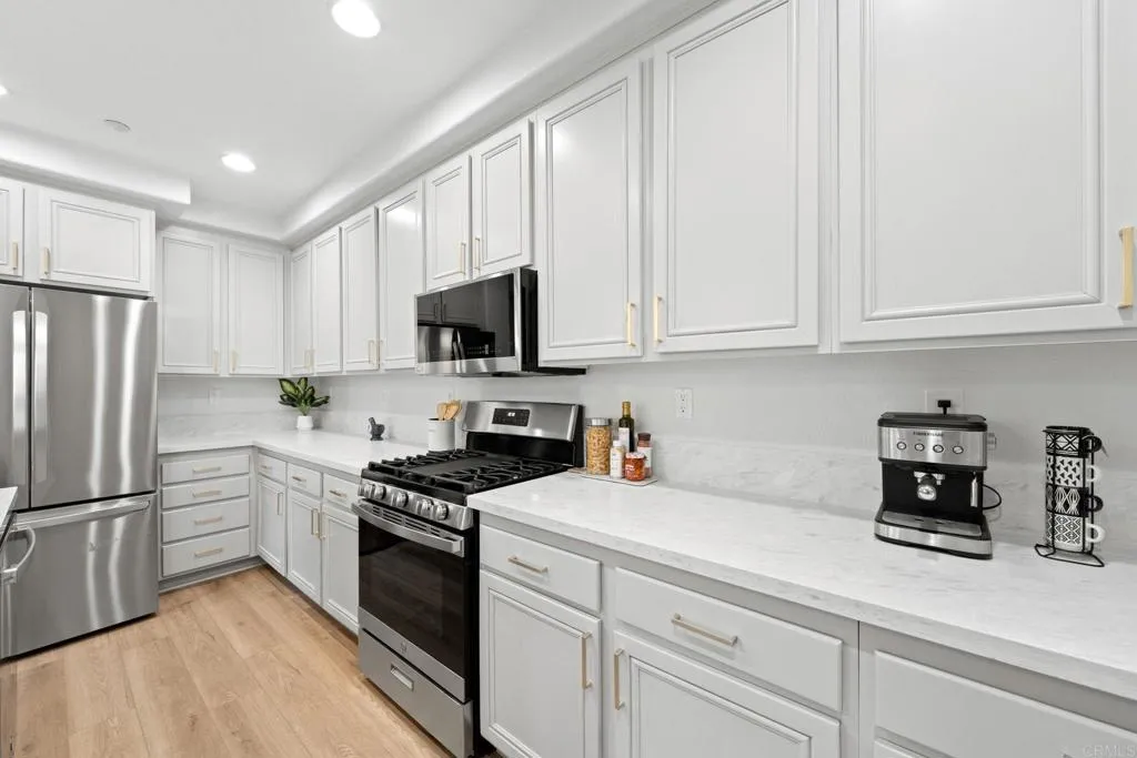 https://cdn.realtyfeed.com/cdn/127/306383226/aee3ec0d7de11f5628559af8b863ba48.webp