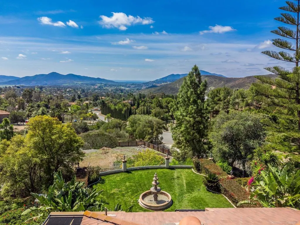 https://cdn.realtyfeed.com/cdn/127/306383362/5dd75f737ddb0ea7e65bdcb99a23b0d0.webp