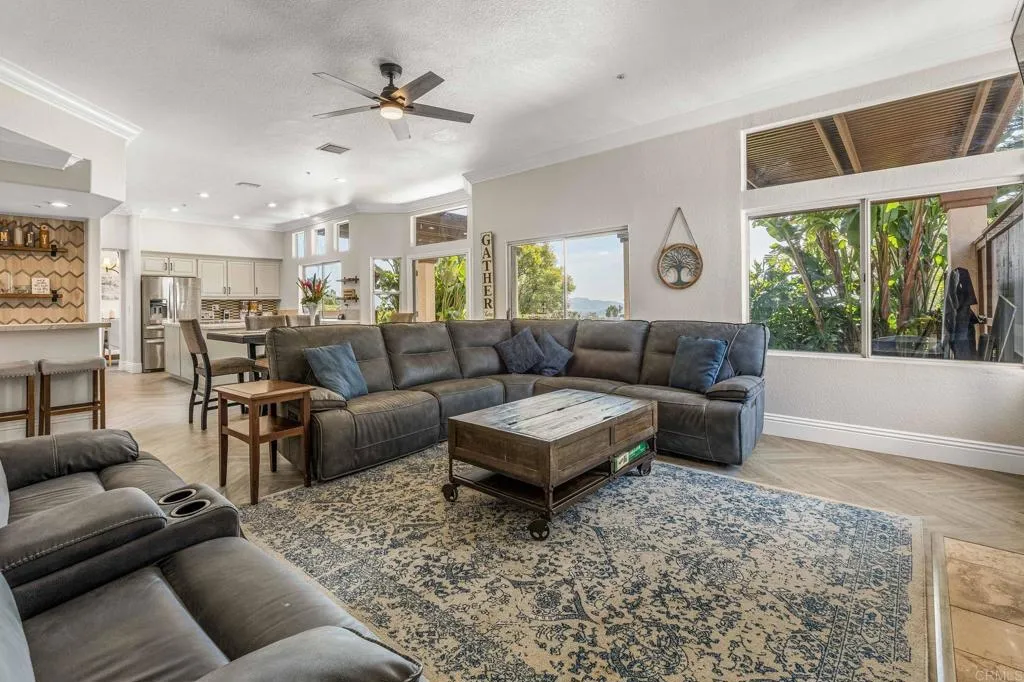 https://cdn.realtyfeed.com/cdn/127/306383362/a0eb1e549bc3482604dc3c419043391b.webp