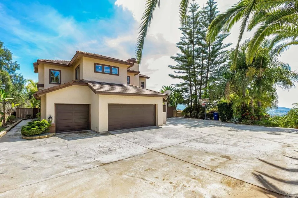 https://cdn.realtyfeed.com/cdn/127/306383362/bc9f93e4371bd16febbdc9f6c89f3049.webp