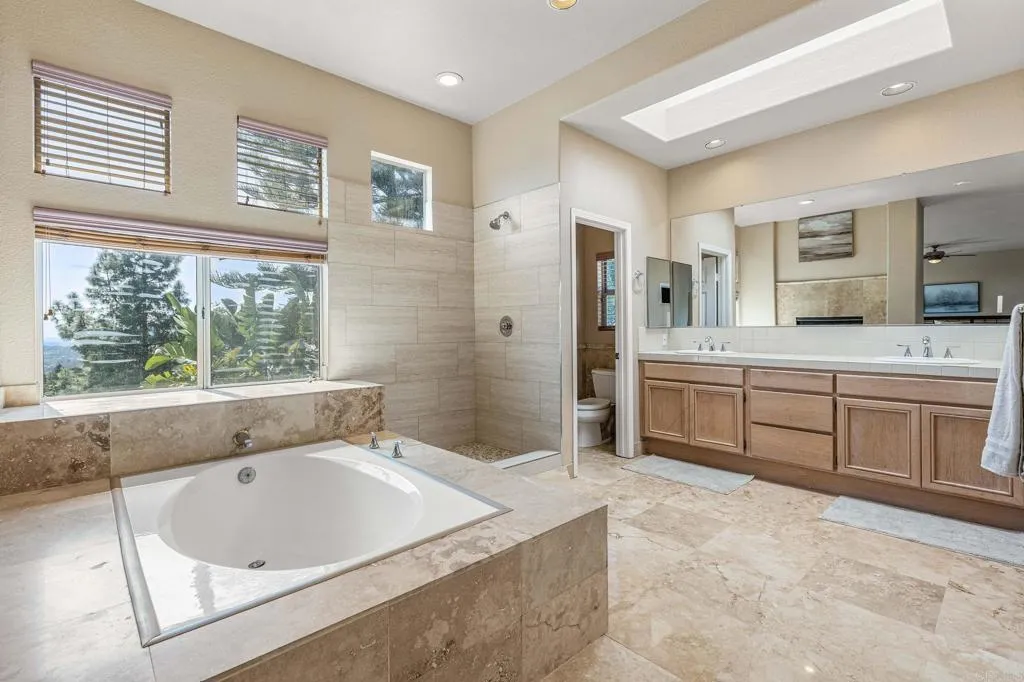 https://cdn.realtyfeed.com/cdn/127/306383362/c9f45a964869c1a2bd68f0a86c8591ba.webp