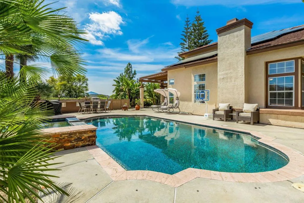 https://cdn.realtyfeed.com/cdn/127/306383362/d540ccb247e8b889b915998b9e4c5f8c.webp
