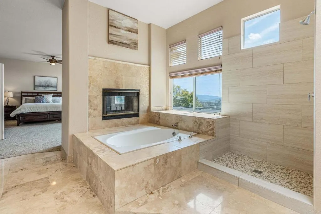 https://cdn.realtyfeed.com/cdn/127/306383362/f6caa17a4cc8f6e5214f978e9d77d0e6.webp