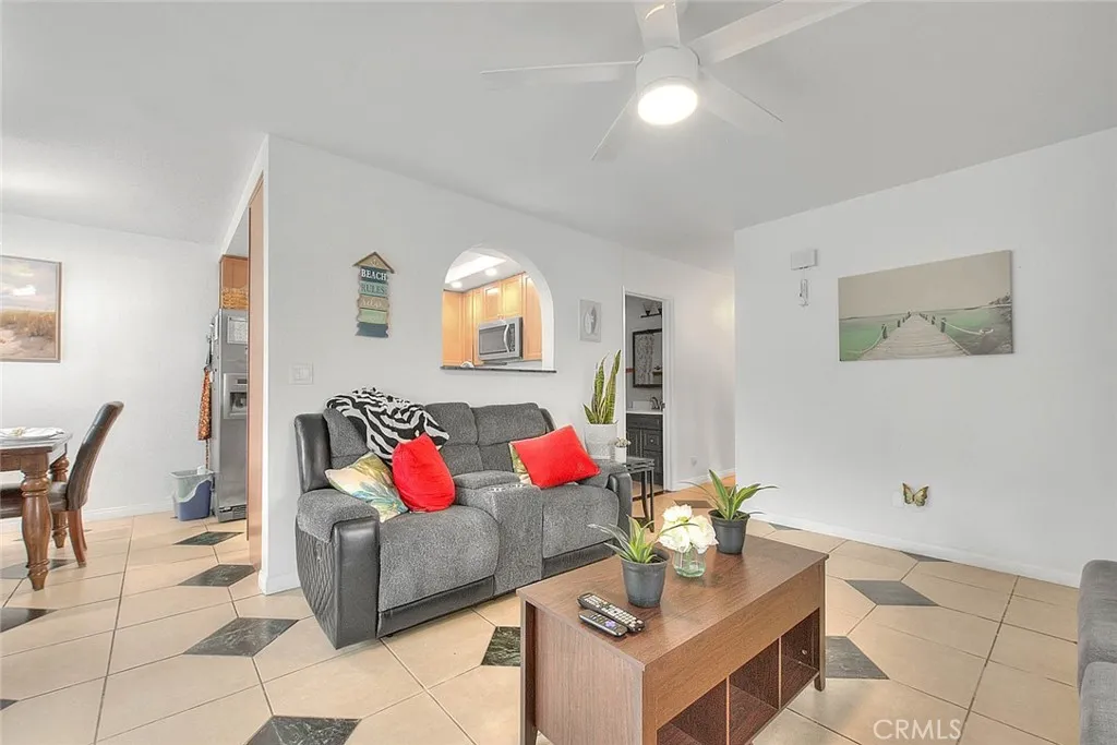 https://cdn.realtyfeed.com/cdn/127/306383454/4a5e73d9fb14a65b88d86bb005485ebe.webp