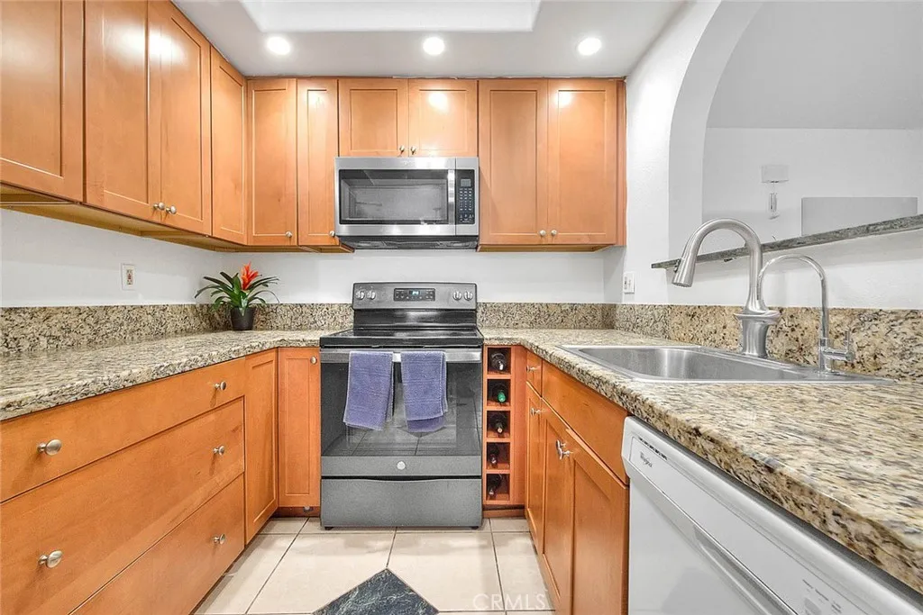 https://cdn.realtyfeed.com/cdn/127/306383454/d96b67a77188c500ed65c2b192756007.webp