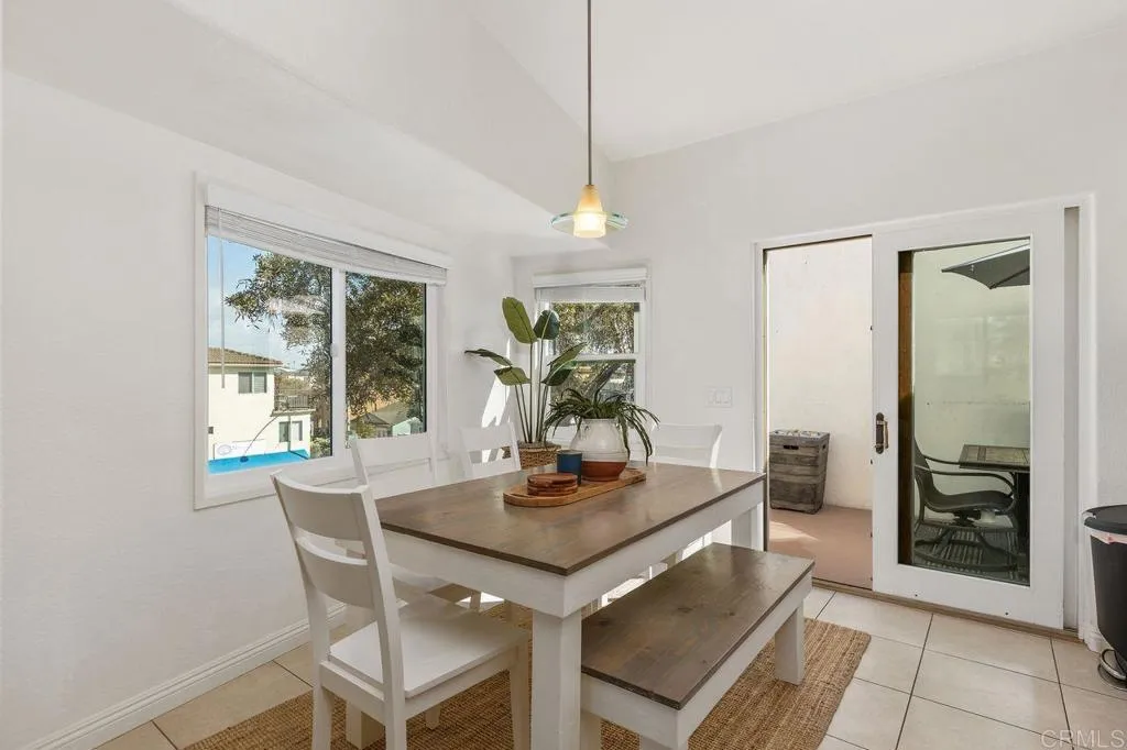 https://cdn.realtyfeed.com/cdn/127/306383696/3aa7249aaa9f5561210688d55991fbea.webp