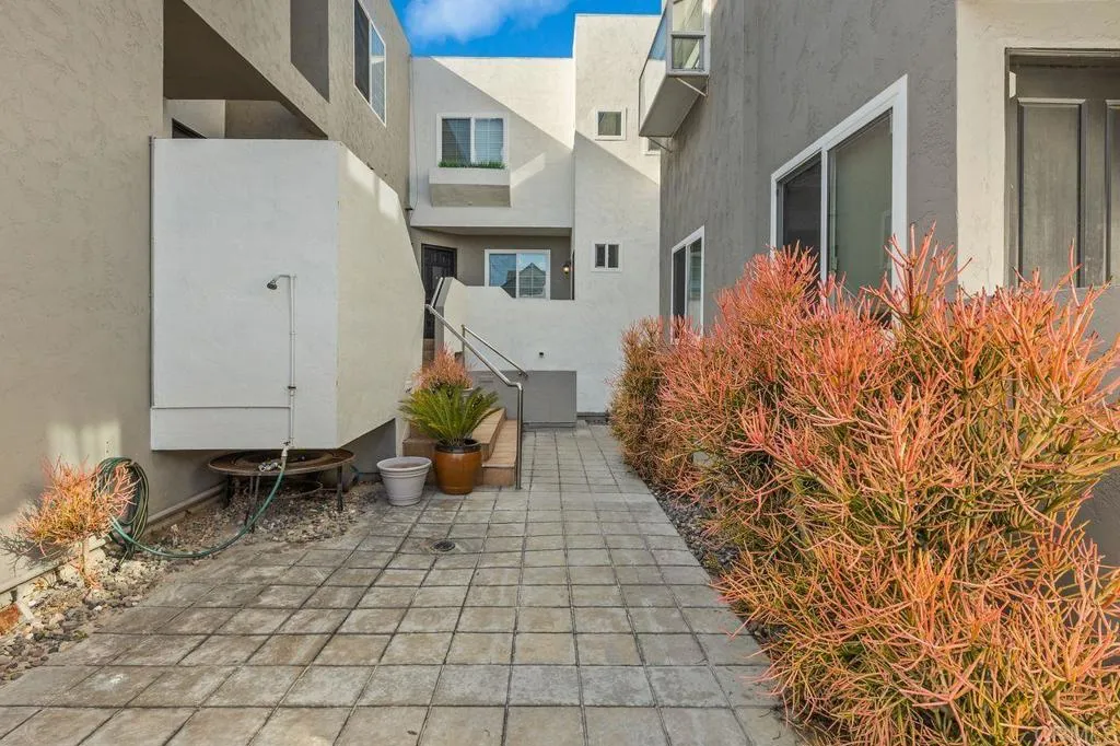 https://cdn.realtyfeed.com/cdn/127/306383696/8834259dbf737536a5d960268421a8c1.webp
