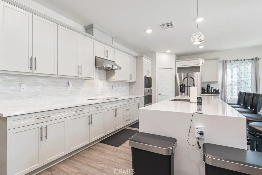 https://cdn.realtyfeed.com/cdn/127/306384690/1925fbe0cc64539c3e75294b80d66a4a.webp