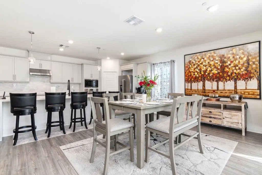 https://cdn.realtyfeed.com/cdn/127/306384690/f9c9eb57c3a06d245ec4fd8795d10a53.webp