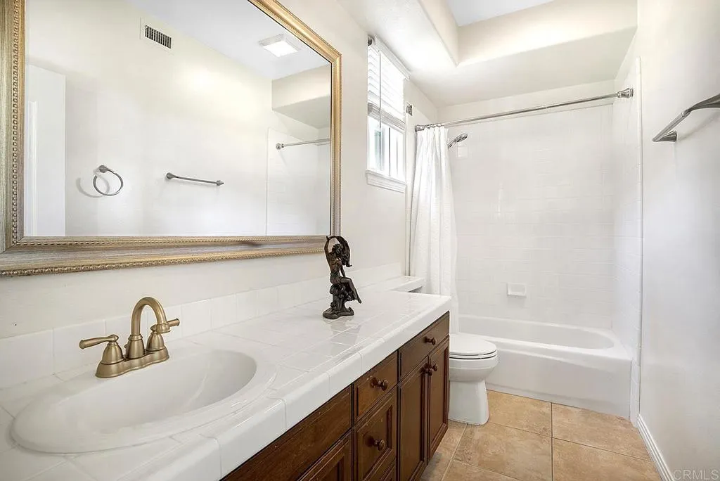https://cdn.realtyfeed.com/cdn/127/306384723/21892d683eb61d62cbf544b60c16ca70.webp