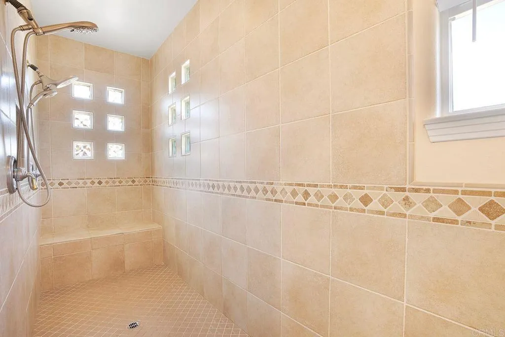 https://cdn.realtyfeed.com/cdn/127/306384723/271c33839bb81494075ea5faebb7468c.webp