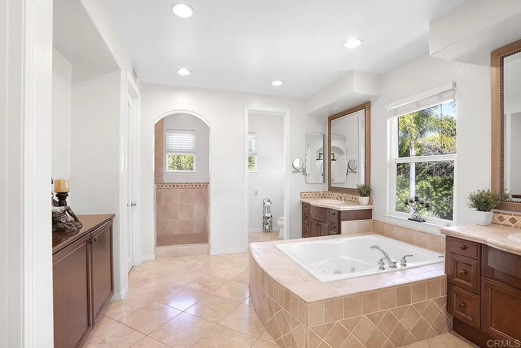 https://cdn.realtyfeed.com/cdn/127/306384723/2db461c1199ac2a1849d3b1a49a81878.webp