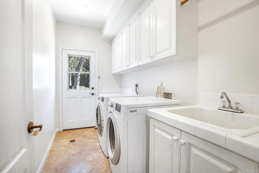 https://cdn.realtyfeed.com/cdn/127/306384723/8ca039840c2d1cb02c070c3ba9e66109.webp
