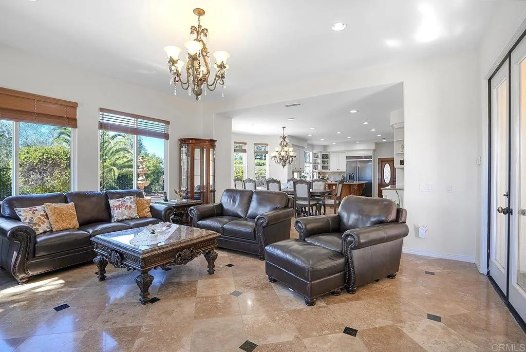 https://cdn.realtyfeed.com/cdn/127/306384723/92e2b4fb09e825dbda8ffbec54a0717f.webp