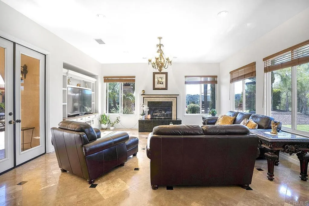 https://cdn.realtyfeed.com/cdn/127/306384723/99d001ce8e7cc1d24a688cd27459305a.webp