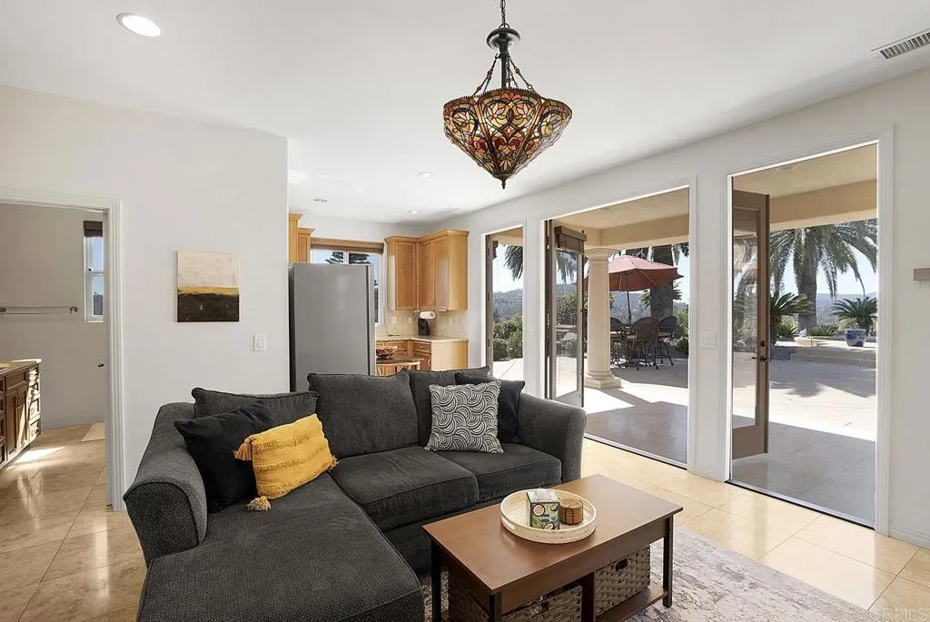 https://cdn.realtyfeed.com/cdn/127/306384723/d09e482ebb5b6f6f7bfe8f22984099e6.webp