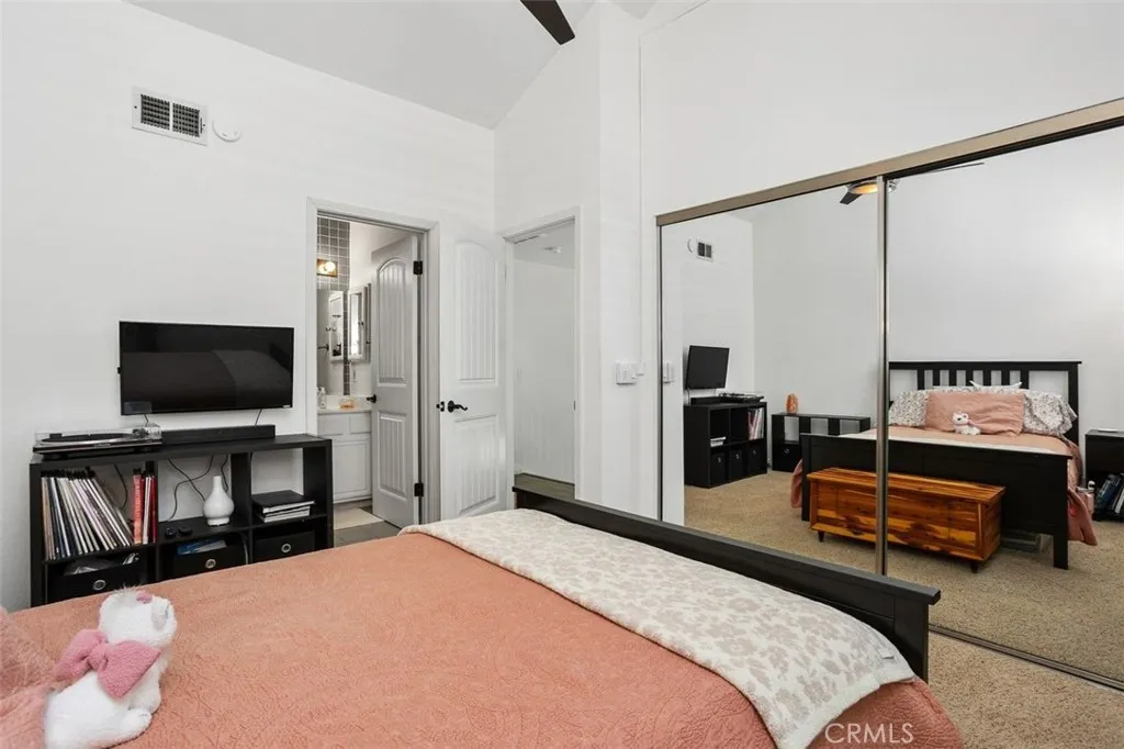 https://cdn.realtyfeed.com/cdn/127/306384748/521aaf5faac04fc5109a1f1e2d0313f2.webp