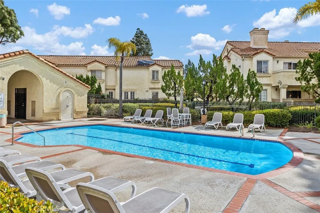 https://cdn.realtyfeed.com/cdn/127/306384748/70367ee4dda2ef0e78eac17c79c270d7.webp