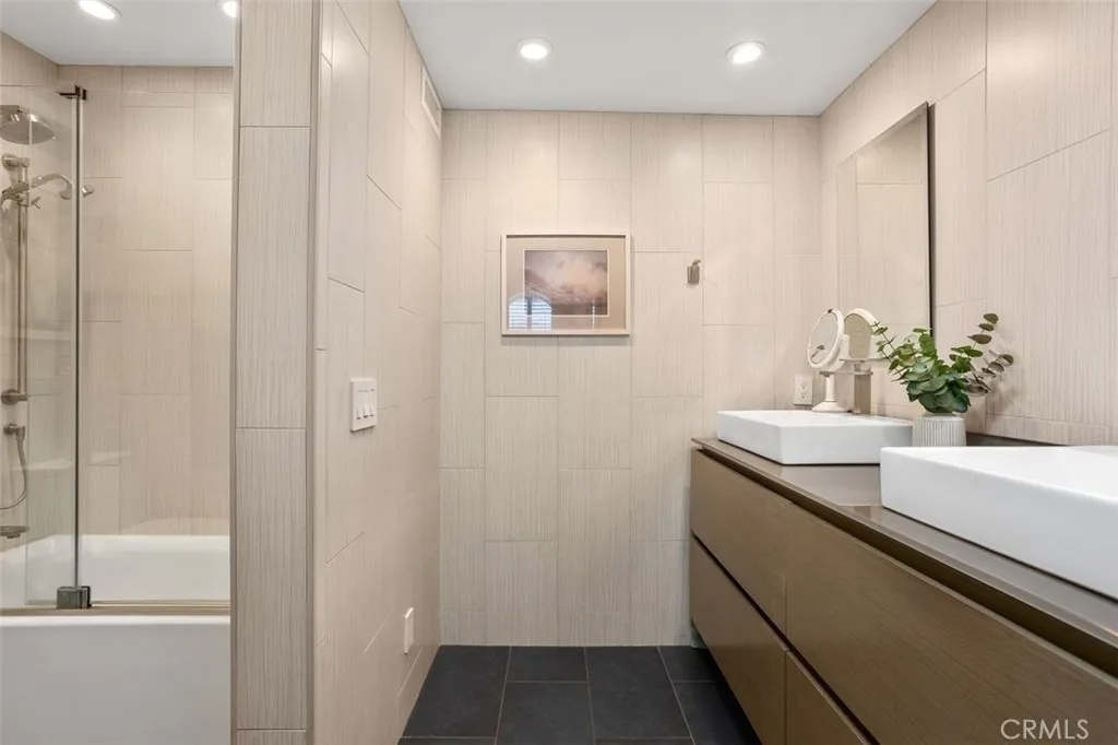 https://cdn.realtyfeed.com/cdn/127/306384748/9c6bb9dc8e12ff4922ae05b22f6ba269.webp