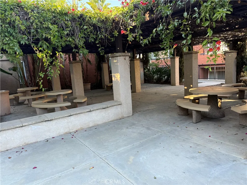 https://cdn.realtyfeed.com/cdn/127/306385088/c65e4b12a5de308a84aee72eeadde4de.webp