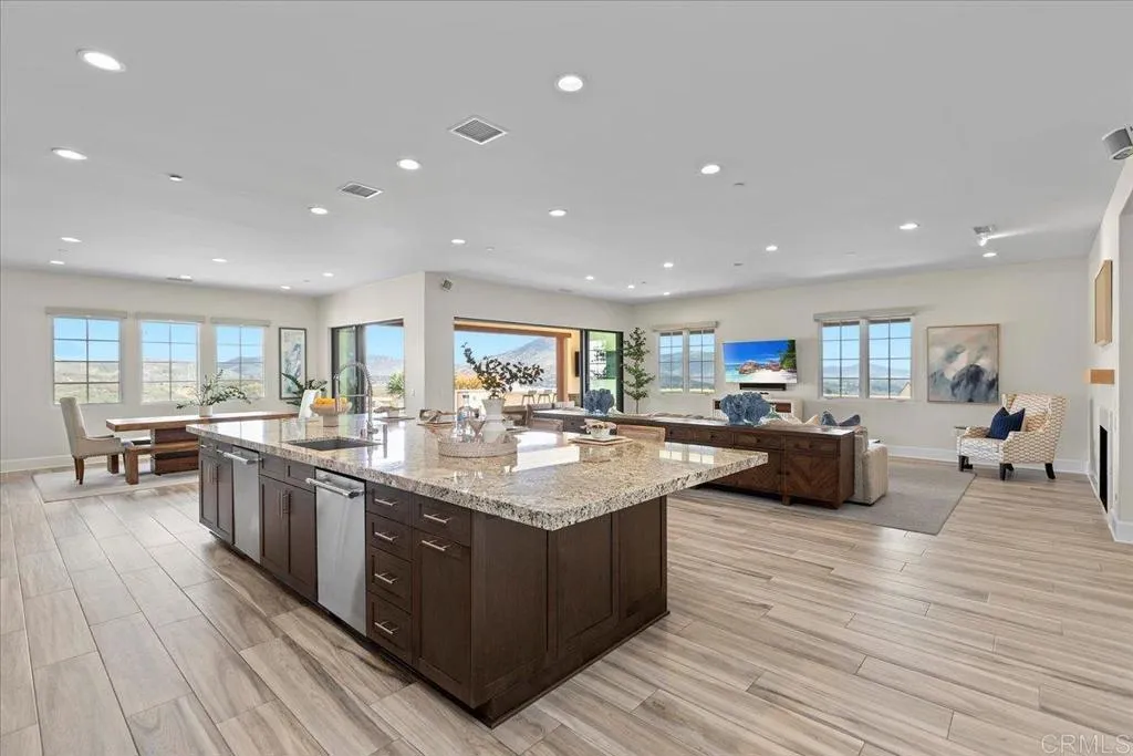 https://cdn.realtyfeed.com/cdn/127/306385649/1c7314e95951ebb72588a3271d59908a.webp