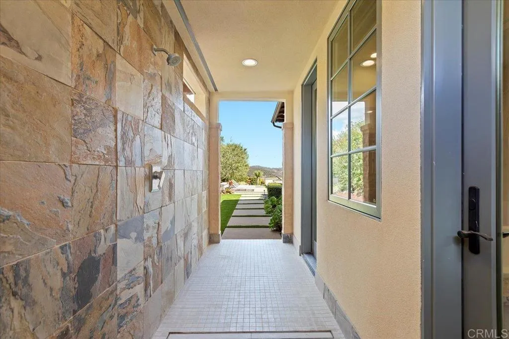 https://cdn.realtyfeed.com/cdn/127/306385649/406f050bd51f164379c7d68589ad0910.webp