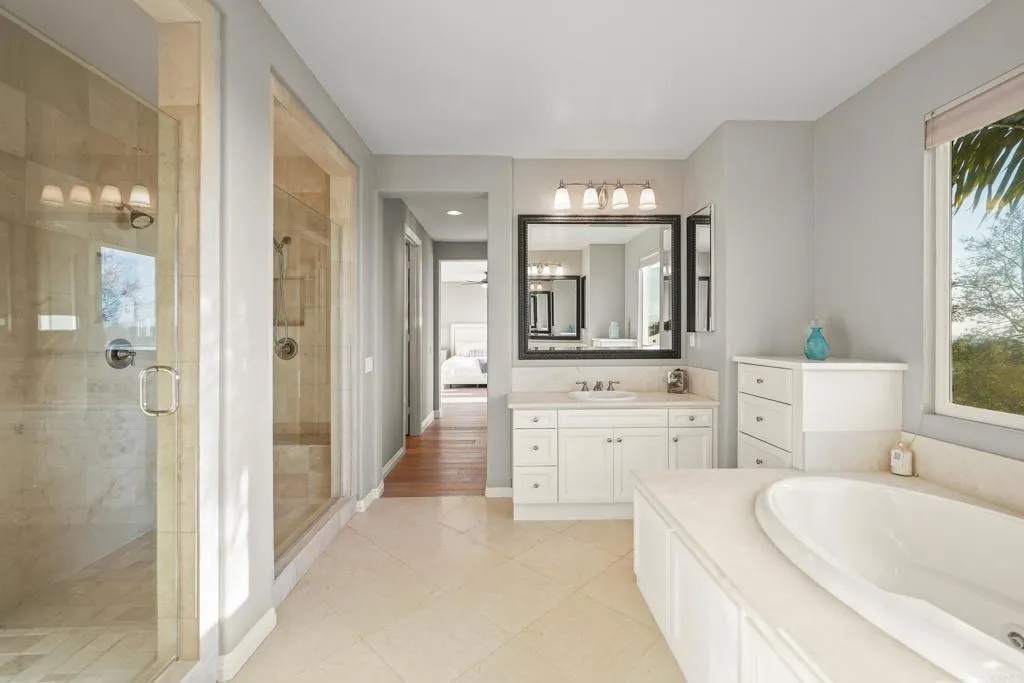 https://cdn.realtyfeed.com/cdn/127/306385754/6182e376b08318a6283e97a546411dfc.webp